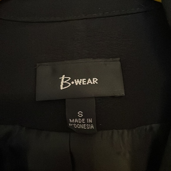 Black Blazer - 2 button front - Picture 2 of 5